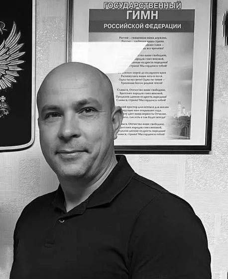 Максим Пухов: Сегодня во время террористической атаки на школу в селе Великая Знаменка соседнего с нами района погиб Александр Олегович Резниченко – первый заместитель главы Администрации Каменско-Днепровского района...