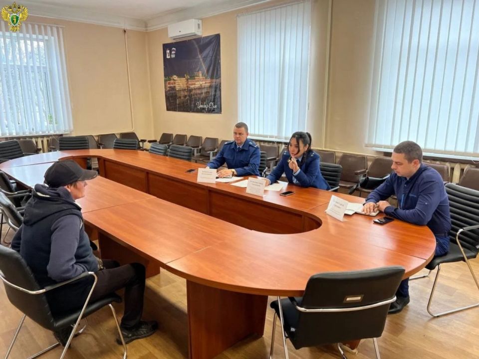 Обеспечивая доступность правовой помощи даже в самых сложных условиях, работники прокуратуры Запорожской области провели выездные личные приемы граждан в населенных пунктах, расположенных в непосредственной близости от линии...