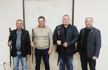 Виктор Емельяненко: Состоялась рабочая встреча с первым заместителем Председателя правительства Пензенской области, руководителем шефской делегации в Запорожской области Виктором Кувайцевым и заместителем председателя...