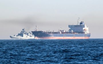 Фрегат проекта 11356Р «Адмирал Григорович» сопроводил через пролив Ла-Манш два подсанкционных танкера: Universal (под флагом России) и Enigma (под флагом Камеруна)