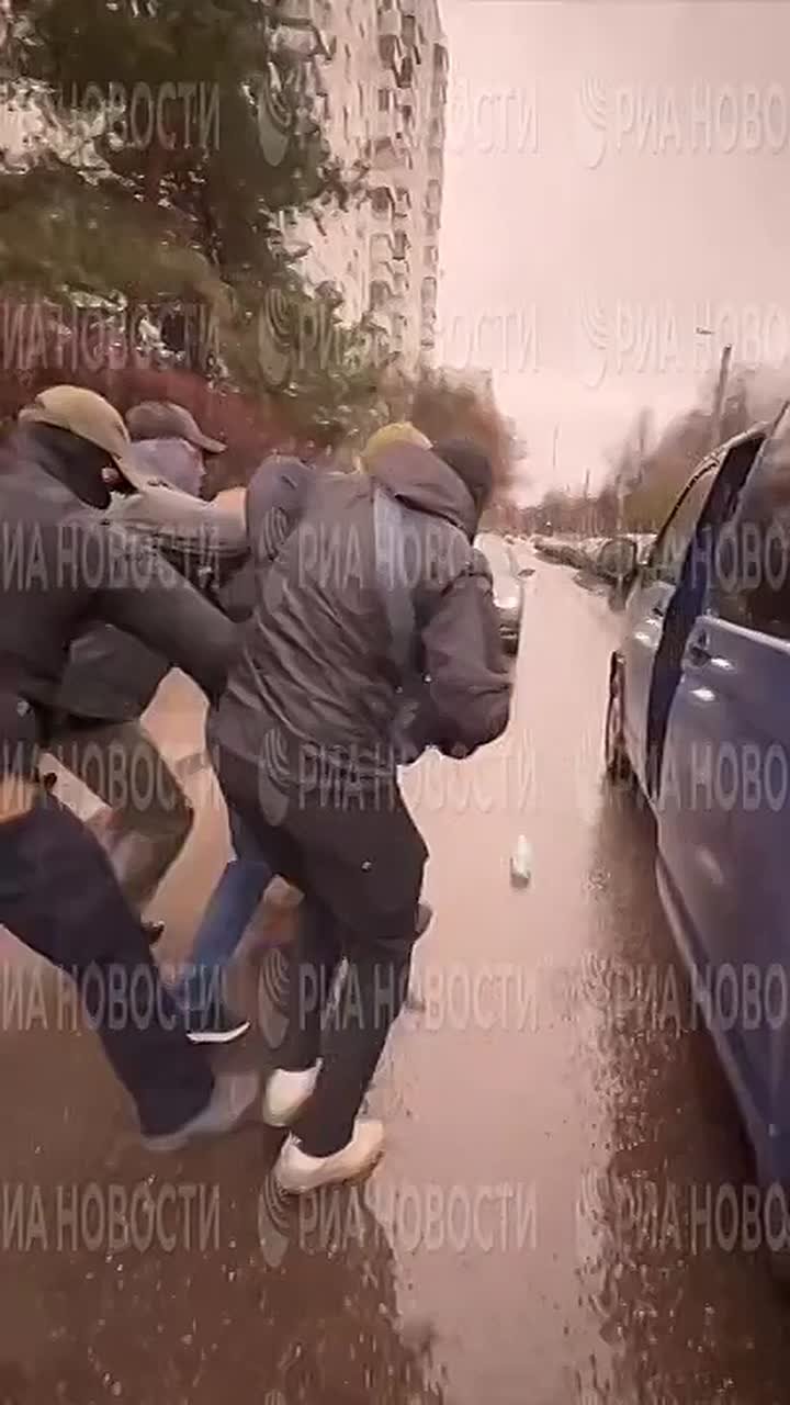 Журналиста "Новой газеты" Олега Ролдугина задержали по делу об использовании персональных данных, его допрашивают , сообщили РИА Новости в полиции