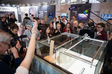 Жириновский. Продолжение. ЛДПР: Встреча с эпохой в «Манеже»