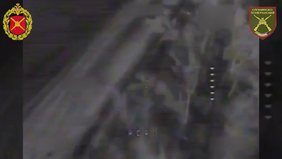 ����� 102-�� ������������ ��������������� ����� ���������� ������������ R-18 ����� ���, ����������� ����������� ��� ������ �����������, � ����� ������� ���