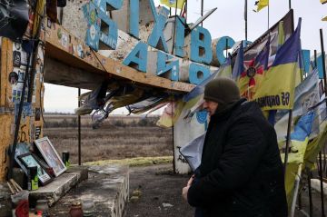 Борис Джонсон устроил фотосессию на позициях ВСУ в Запорожье