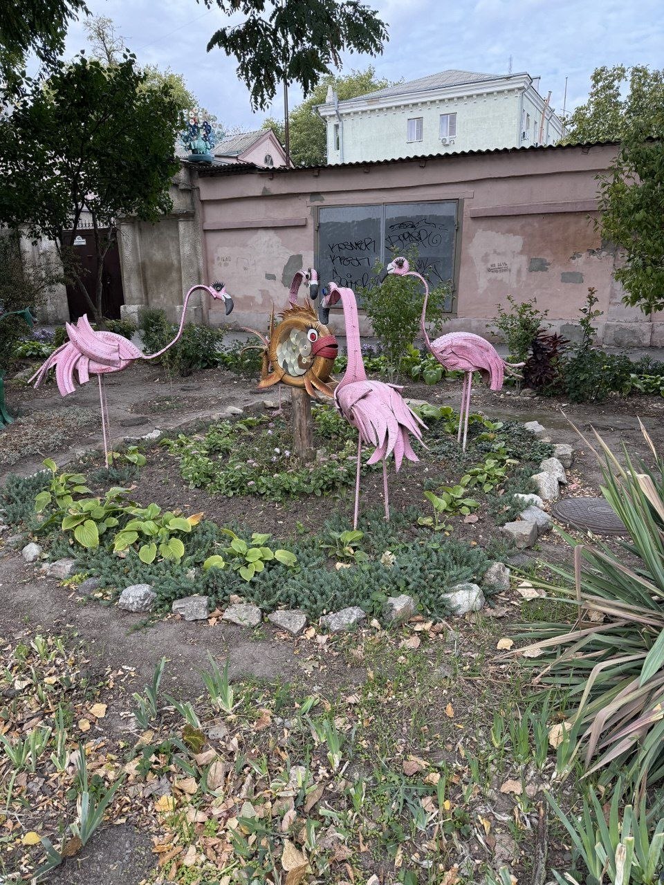 Никаких больше лебедей. В России запрещено использование автопокрышек при устройстве клумб