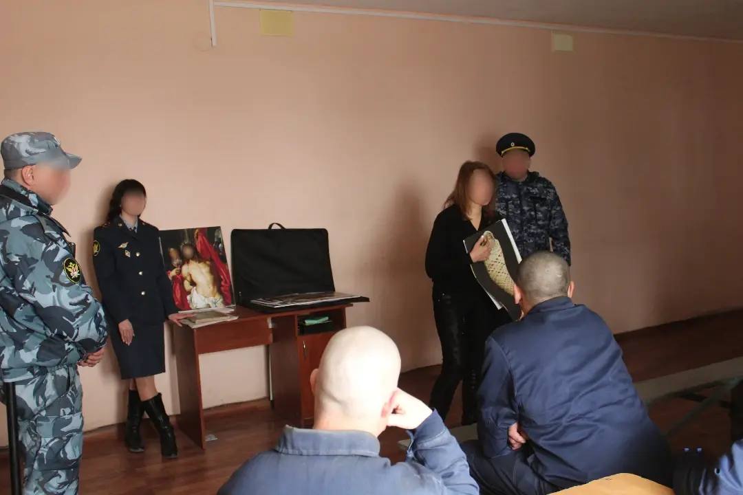 В преддверии Светлой Пасхи для осужденных ИК-2 состоялась творческая встреча с заведующей Бердянским художественным музеем им. И. И. Бродского Алевтиной Кривановой