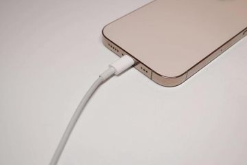 В Мелитополе во время отключений можно зарядить телефон в штабе «Единой России»