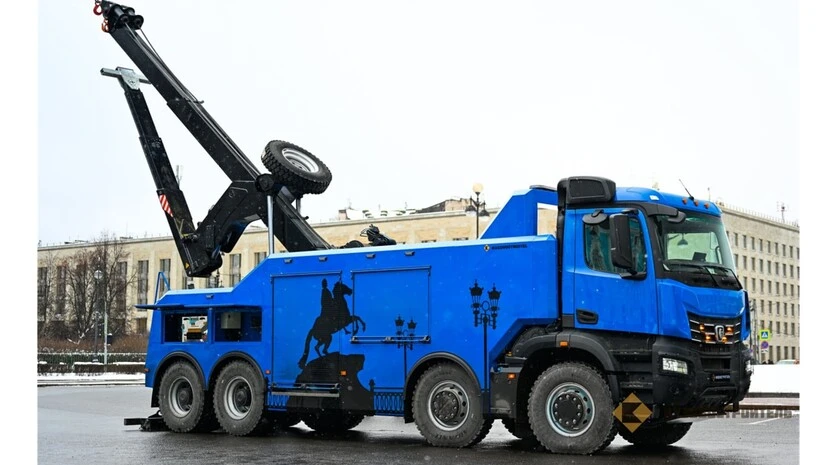 В России представлен автоэвакуатор для тяжелой техники