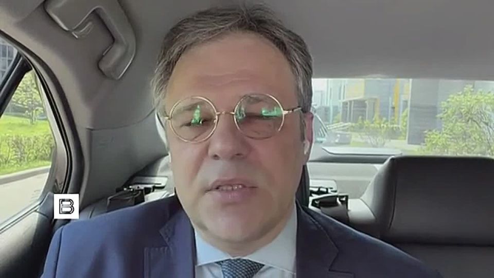 "Исключать какого-либо рода выпады с их стороны я бы точно не стал": посол по особым поручениям МИД России Родион Мирошник в интервью ИС "Вести" допустил, что Киев может нанести удары по России на День Победы
