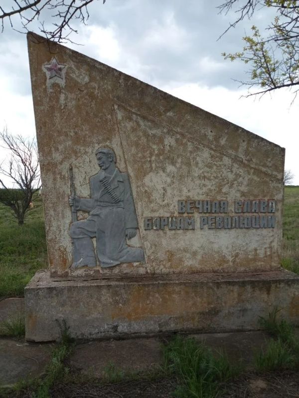 В Софиевке привели в порядок местный памятник