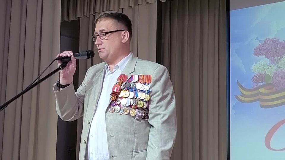 Совсем по-другому сейчас звучат песни военных лет, совсем по-другому их поют наши ровесники! И в каждое слово вложена наша русская душа