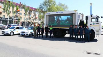 Межведомственное единство. В преддверии празднования Дня Победы сотрудники Главного управления МЧС России по Запорожской области совместно с представителями Госавтоинспекции Запорожской области и инспекторами 219й военной...