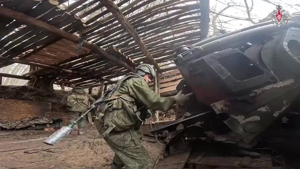 Владислав Шурыгин: 00:00 Расчет самоходной артиллерийской установки «Гиацинт-К» группировки «Восток» уничтожил опорные пункты и огневые точки ВСУ в Запорожской области