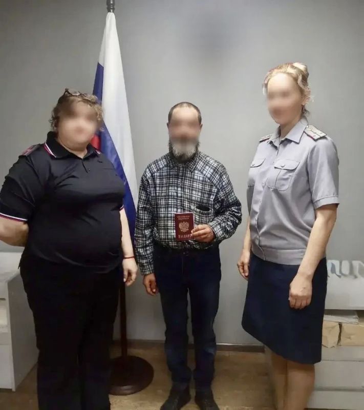 Сотрудники уголовно-исполнительной инспекции помогли осужденному, состоящему на учете, получить паспорт гражданина Российской Федерации