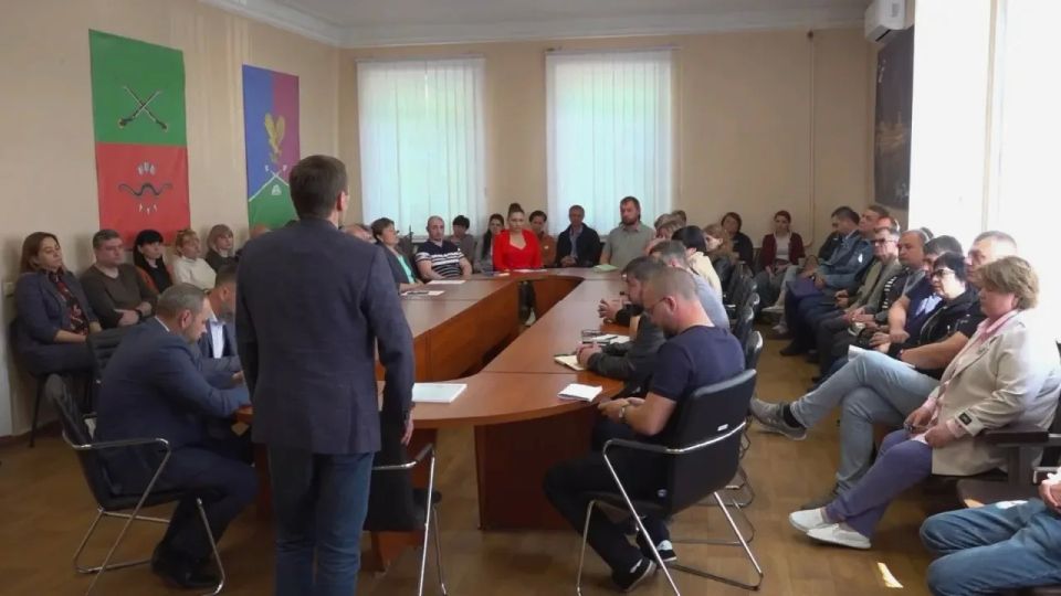 В Розовке провели рабочую встречу с депутатами и сотрудниками администрации Куйбышевского муниципального округа