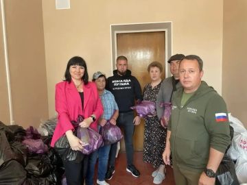Токмакском округе Единая Россия доставила гуманитарную помощь вынужденным переселенцам из прифронтовых сёл