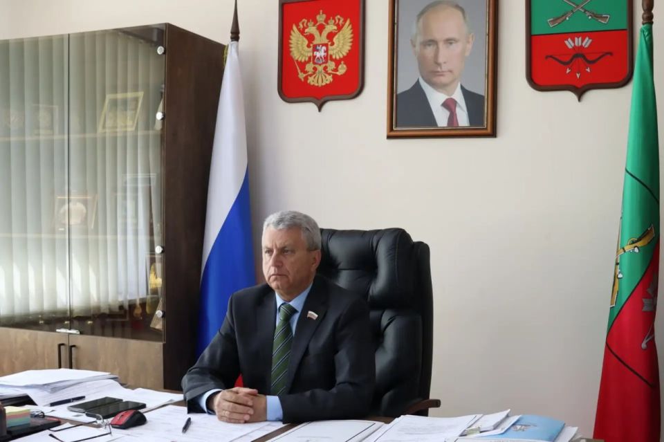Виктор Емельяненко: В формате ВКС принял участие в публичных слушаниях по проекту областного закона «Об отчете об исполнении областного бюджета за 2025 год», которые провела Ростовская область