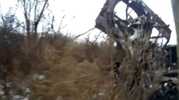 Уничтоженная САУ 2С1 Гвоздика ВСУ где-то на фронте