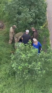 ТЦКшники в балаклавах избили в Одессе прохожего до потери сознания, а потом просто свалили восвояси
