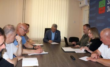 Провел аппаратное совещание со своими заместителями и руководителями комитетов Законодательного Собрания Запорожской области