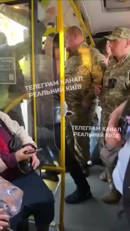 Сотрудники ТЦК в Киеве начали проводить рейды в общественном транспорте