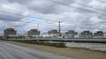 Экспертам МАГАТЭ показали последствия атаки ВСУ по машинному залу на ЗАЭС