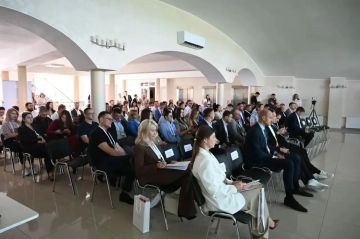 В Запорожской области прошёл Бердянский межрегиональный экономический форум, посвящённый экономическому потенциалу региона и развитию малого и среднего предпринимательства