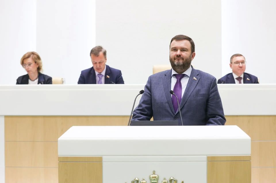 Дмитрий Ворона: Как и обещал, доложил сегодня на заседании Совета Федерации важнейший законопроект о внесении изменений в работу Свободной экономической зоны (СЭЗ)