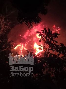 Ночью российские войска нанесли по меньшей мере два удара БПЛА по Запорожью, — сообщает оккупационная администрация города