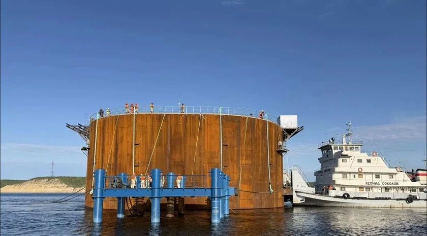 Для Ленского моста впервые в России использовали тысячетонные наплавные коффердамы