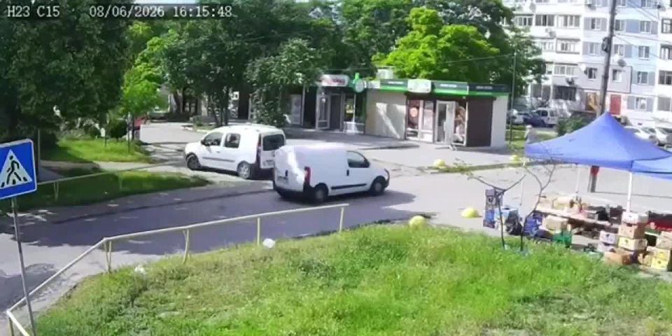 Запорожье. Работа украинского ПВО в черте города привела к падению БпЛА «Герань» на проезжую часть