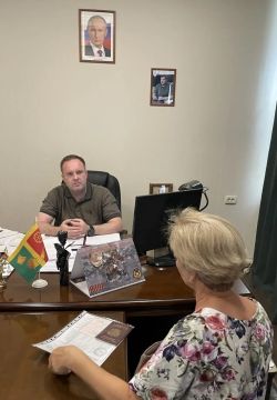 Глава Токмакского муниципального округа Александр Калмыков в соответствии с графиком провел личный прием граждан
