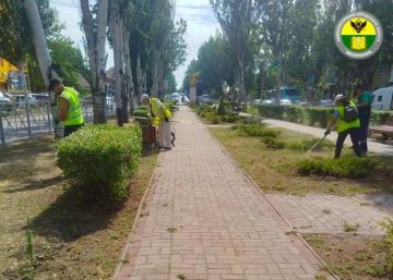 В Мелитополе продолжаются работы по содержанию общественных территорий
