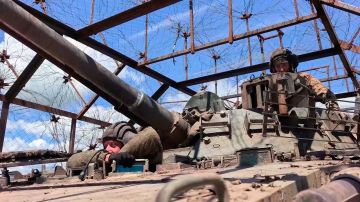 Экипажи БМП-3М в Запорожской области уничтожили склад боеприпасов ВСУ