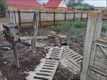 Двое погибших, семеро пострадавших: Противник ударил по жилым домам на запорожских территориях