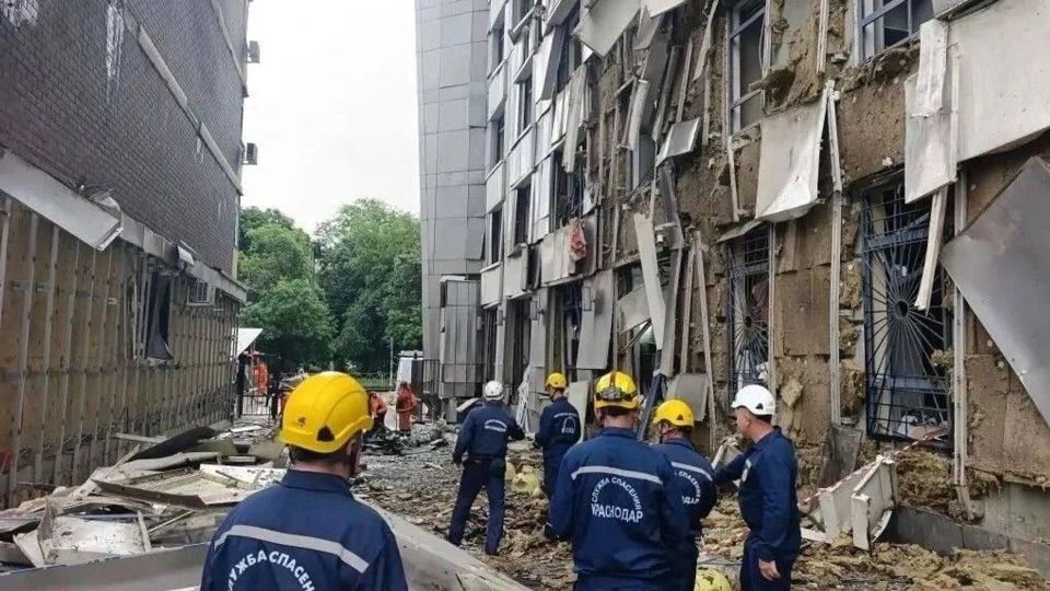 Бизнес-центр в Краснодаре получил серьезные повреждения из-за атаки ВСУ. Новости СВО
