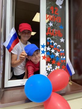 Акция «Окна России». Дома культуры и клубы досуга Мелитопольского муниципального округа присоединились к Всероссийской патриотической акции «Окна России»