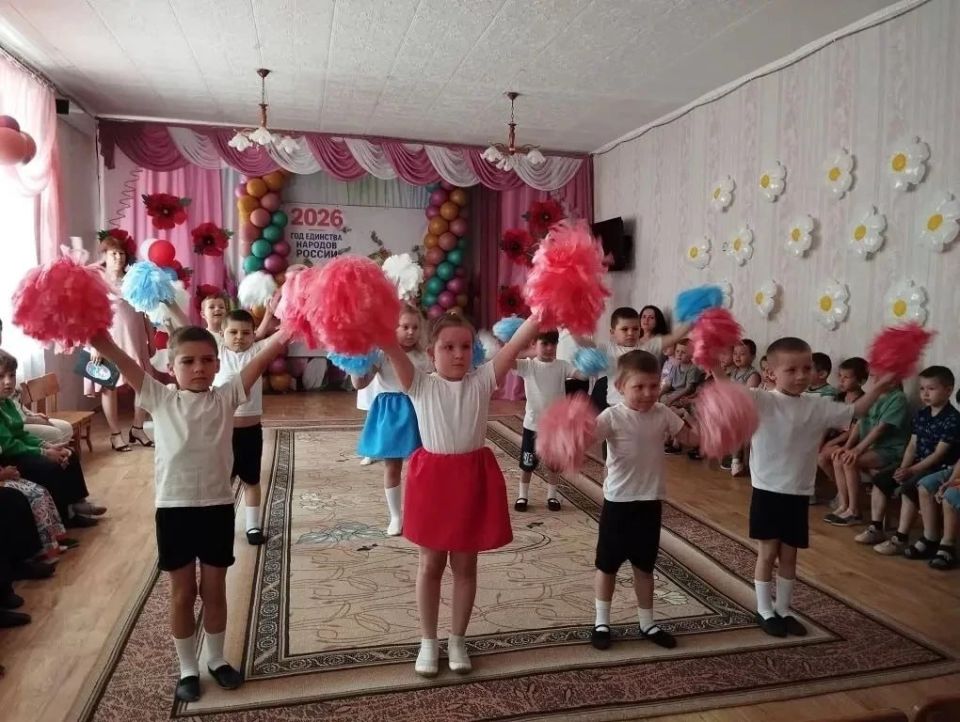 День России — важный государственный праздник, и такие события в детском саду "Калинка" играют большую роль в воспитании патриотизма и любви к своей стране
