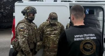 Военнослужащий из Запорожья хотел вывезти "коллегу" за границу за деньги