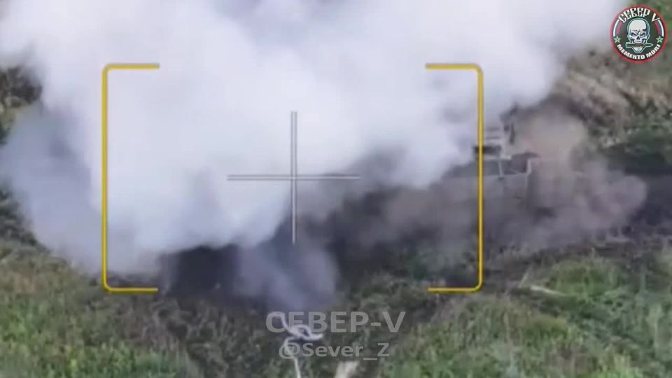 Дронами и артой завалили редкого нынче БТР-4Е на одном из направлений