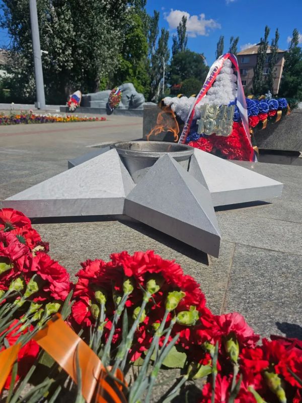 Сотрудники ГУП «ЭкологияРесурс» почтили память павших в День памяти и скорби