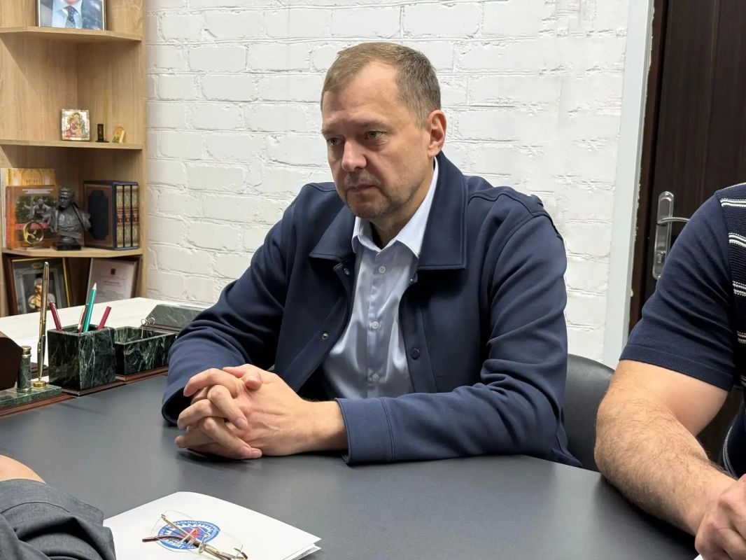 Евгений Балицкий: Провёл рабочую встречу с сенатором от Запорожской области — командиром Центра спецназначения «Барс-Сармат» Дмитрием Олеговичем Рогозиным