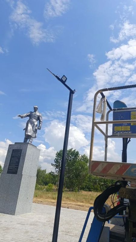 В Новотроицком готовят к открытию обновленный памятник погибшим воинам