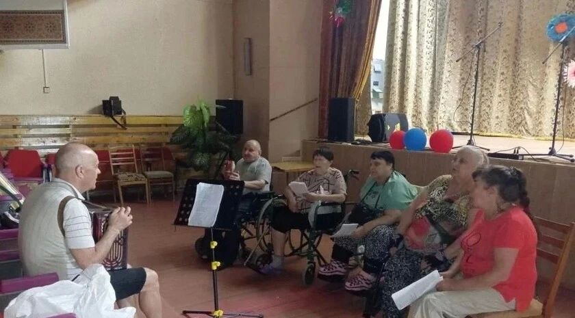 Для бердянских пенсионеров прошел мастер-класс по народному пению