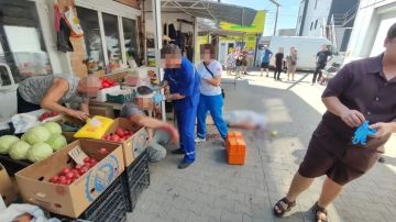 Били прицельно по мирным жителям: фото с рынка в Токмаке после удара ВСУ