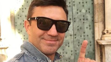 В Киеве депутата Верховной Рады Николая Тищенко забросали помидорами. Главные новости к этому часу