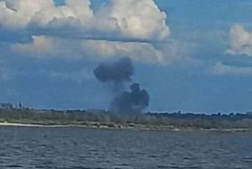 В Запорожье снова взрывы, над городом поднимается черный дым