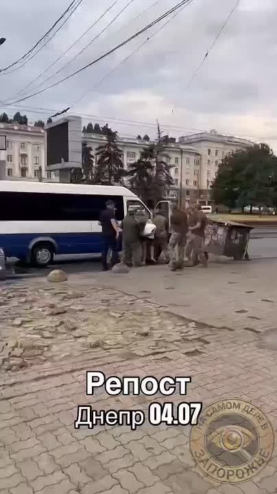 В ход пошло оружие пролетариата