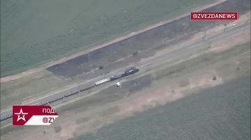 Поезда, которые использовались в интересах ВСУ, поразили наши "Герани" в районе н.п. Казаковское в Запорожской области
