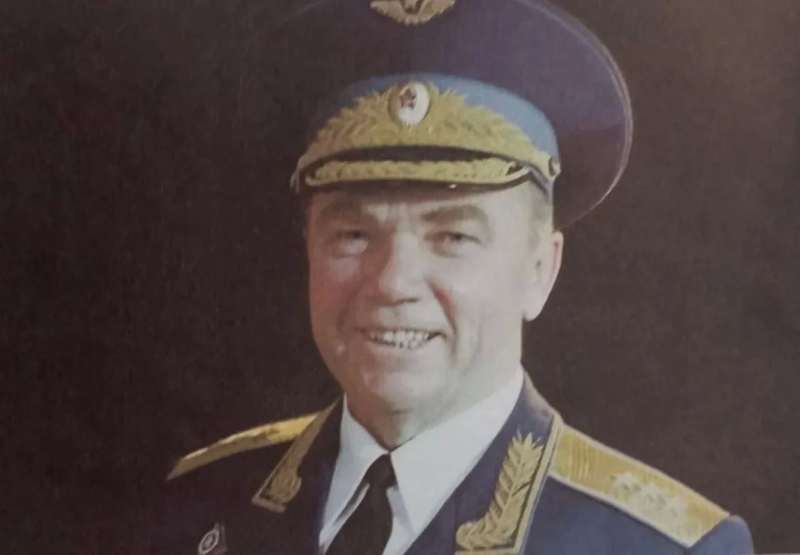 В библиотеке с. Николаевка прошёл информационный час памяти Ивана Кожедуба